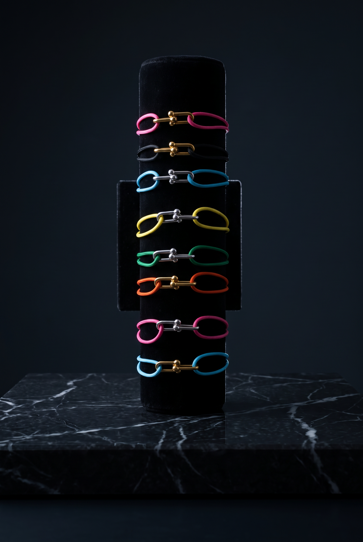 Kordel Armbänder